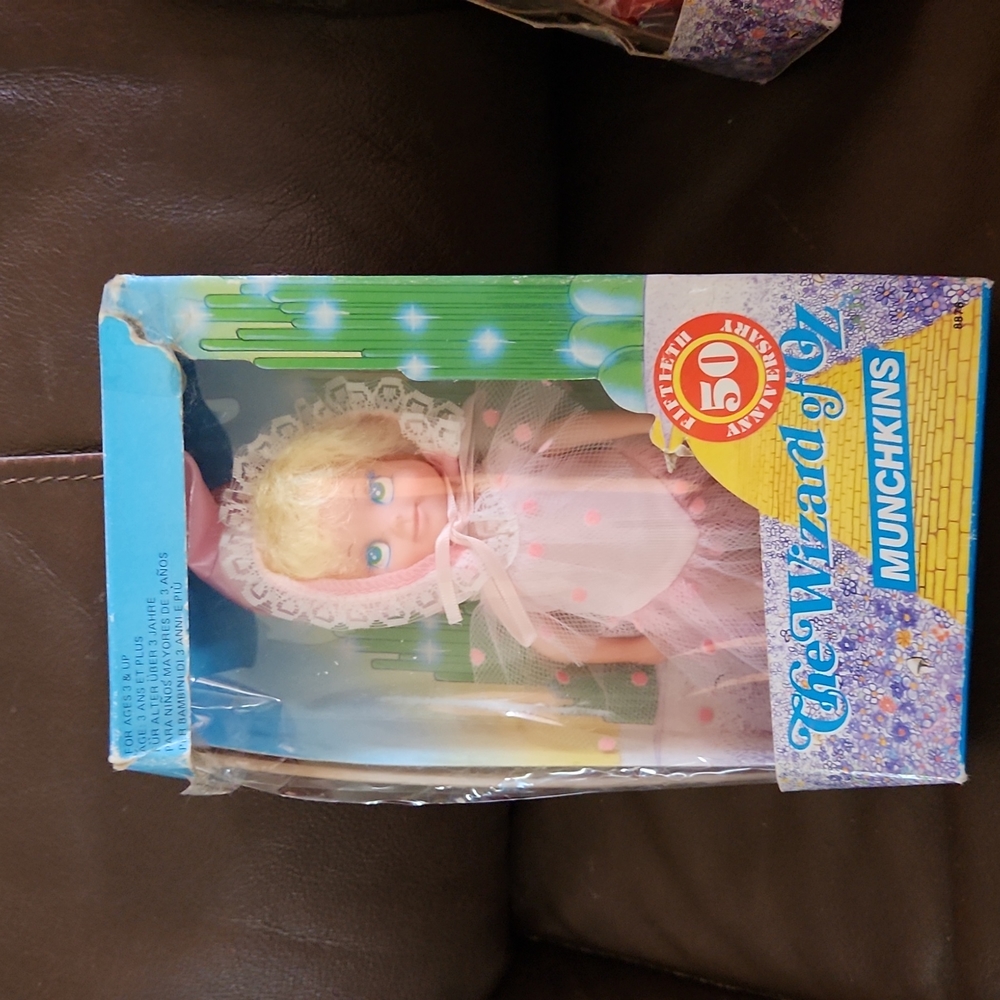 BNWT VINTAGE 1988 Munchkin baby girl Wizard of Oz doll